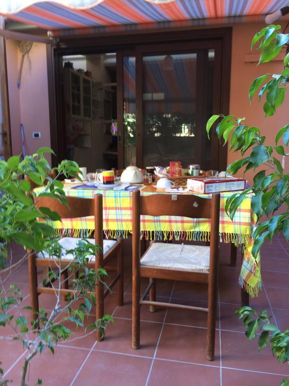 Casanoemi 2 Bed & Breakfast Cagliari Exterior foto
